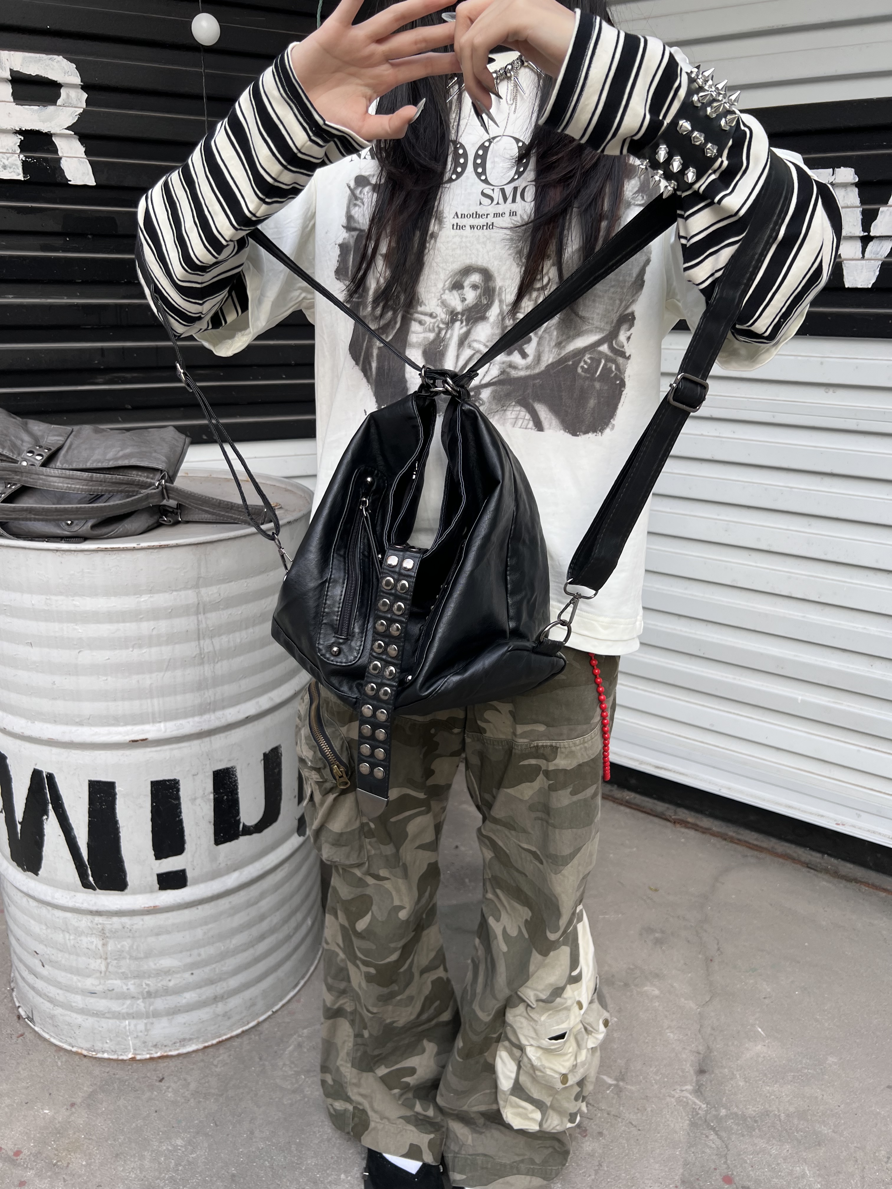 Retro Rivet Spice Girl Handbag - Laptop Accessories Women 评论和价格
